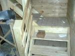 Отделка брусового дома в Наро-Фоминске под ключ. Состояние лестницы установленной Московской фирмой - как ненужно делать. Июнь 2010 года